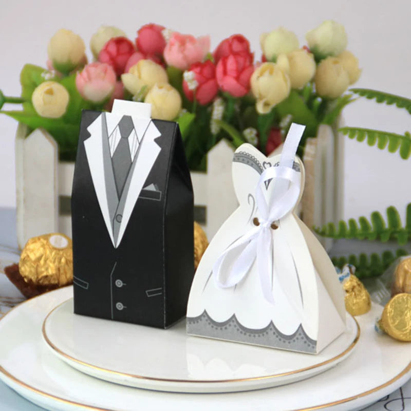 50/100pcs Laser Cut Candy Boxes Bags Bridal Groom Gift Cases Tuxedo Dress Gown Candy Box Wedding Favors And Gifts With Ribbon