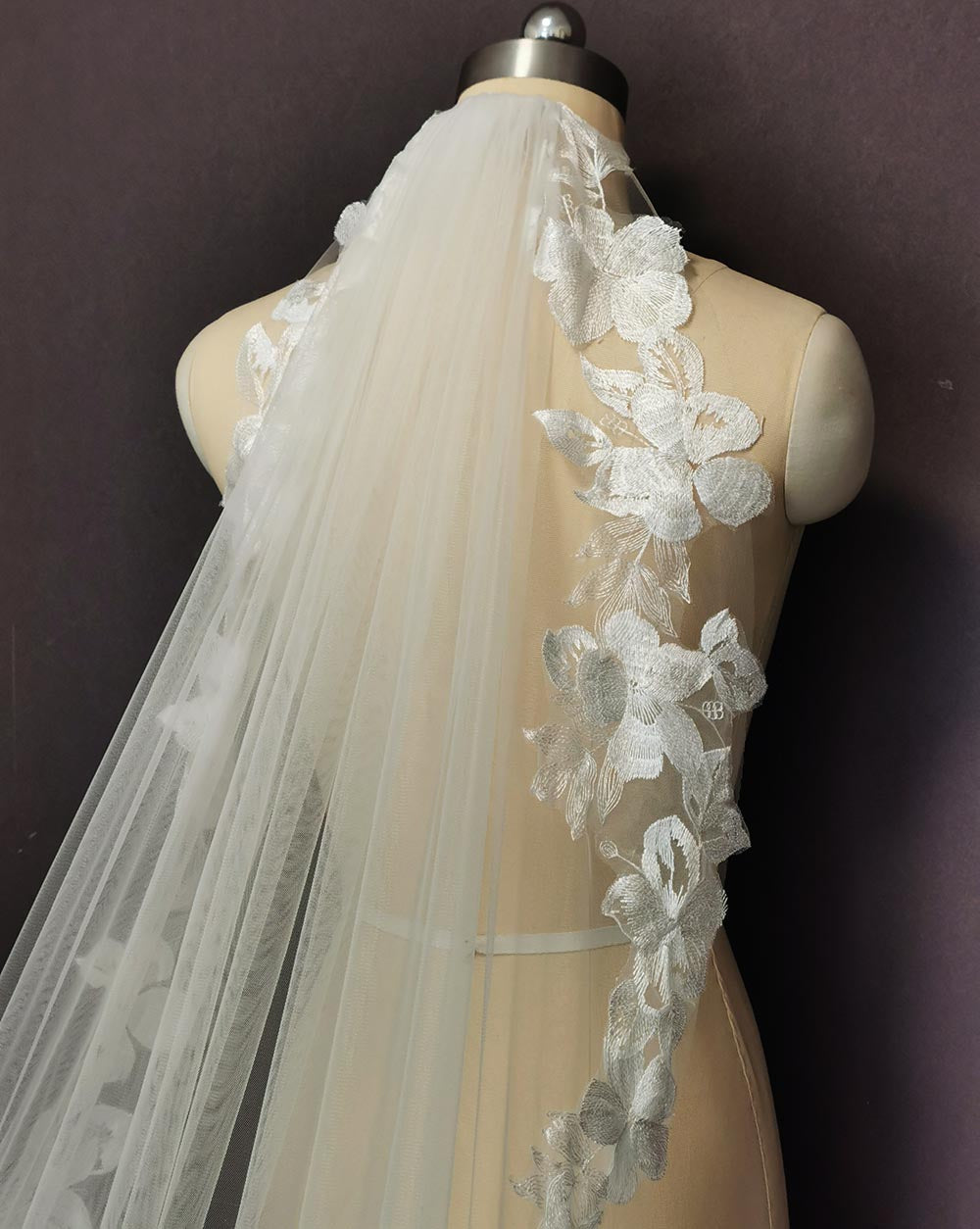 Beautiful Flower Lace Wedding Veil 3 Meters 1 Layer Soft Tulle