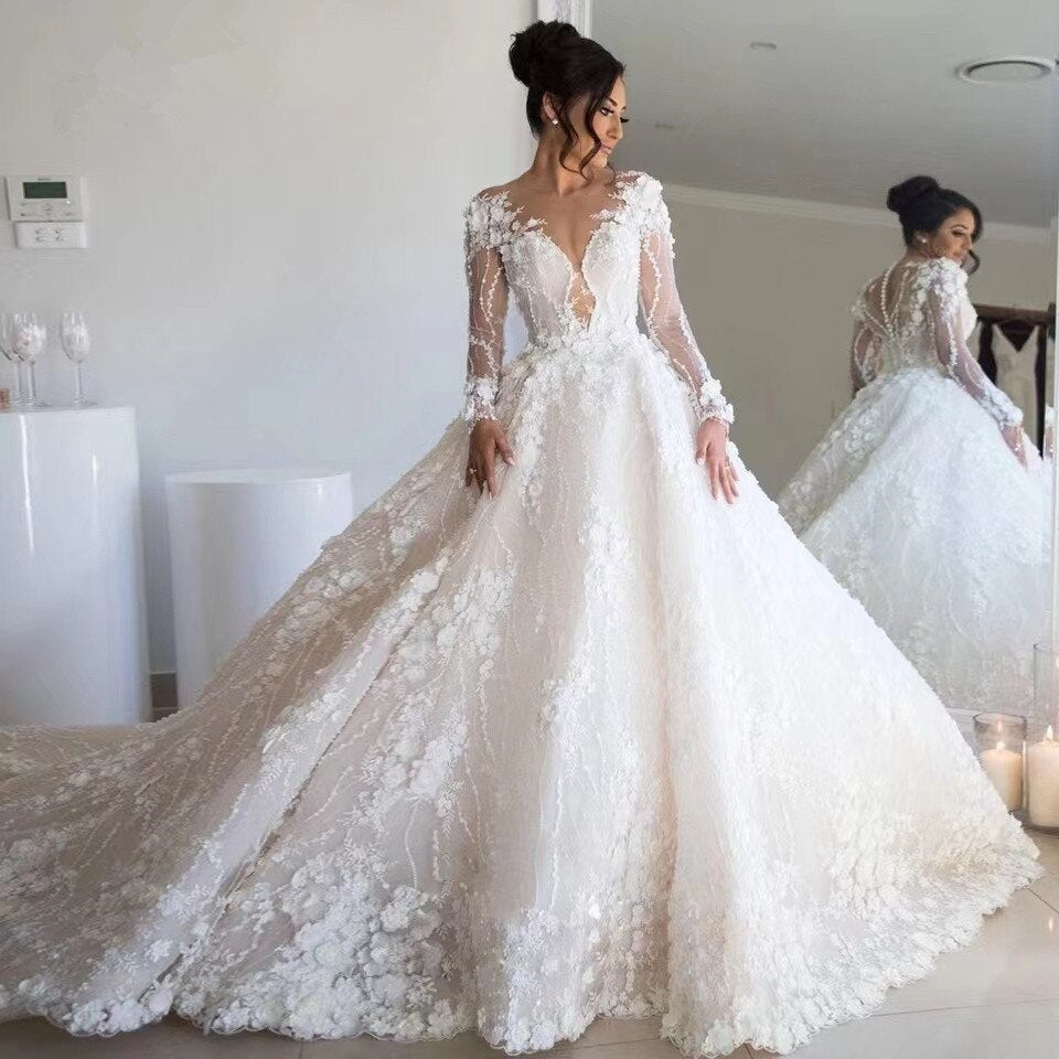 Luxury Lace Appliqued Wedding Dresses 3D Flowers Beaded Long Sleeve